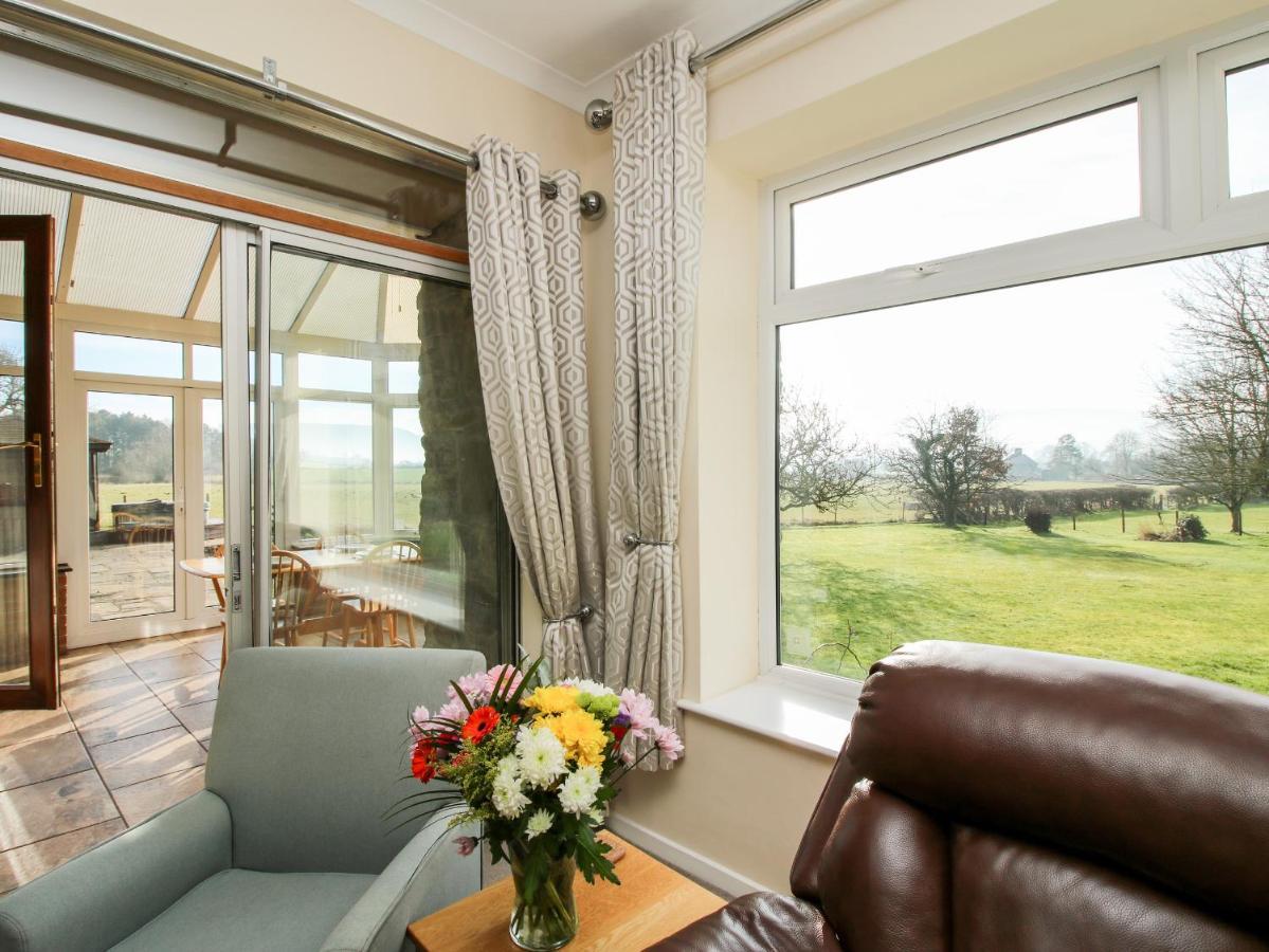 Bicton Lea Villa Acton  Exterior photo